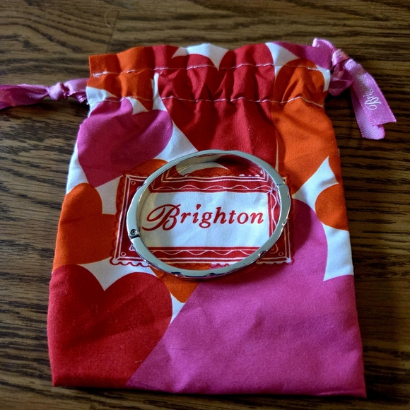 BRIGHTON "Footprints" Silver Hammered Hinged Bangle Bracelet JEWELRY TO LIVE IN - Picture 9 of 12